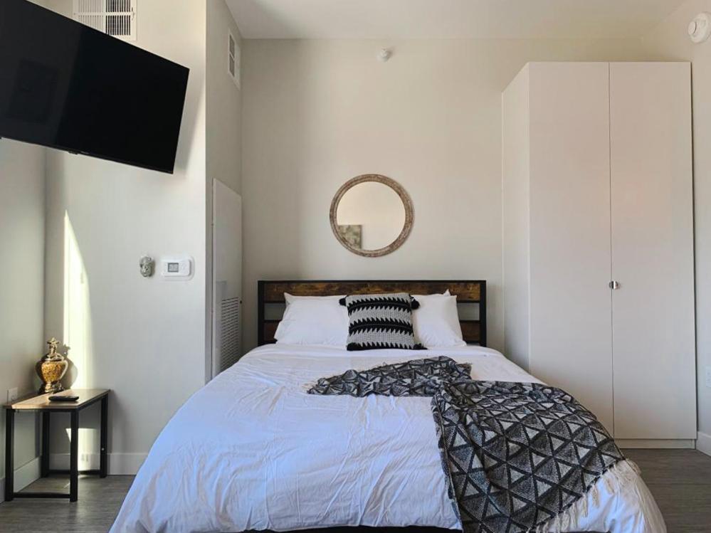 Sleepover Studio Apartments Des Moines Dış mekan fotoğraf