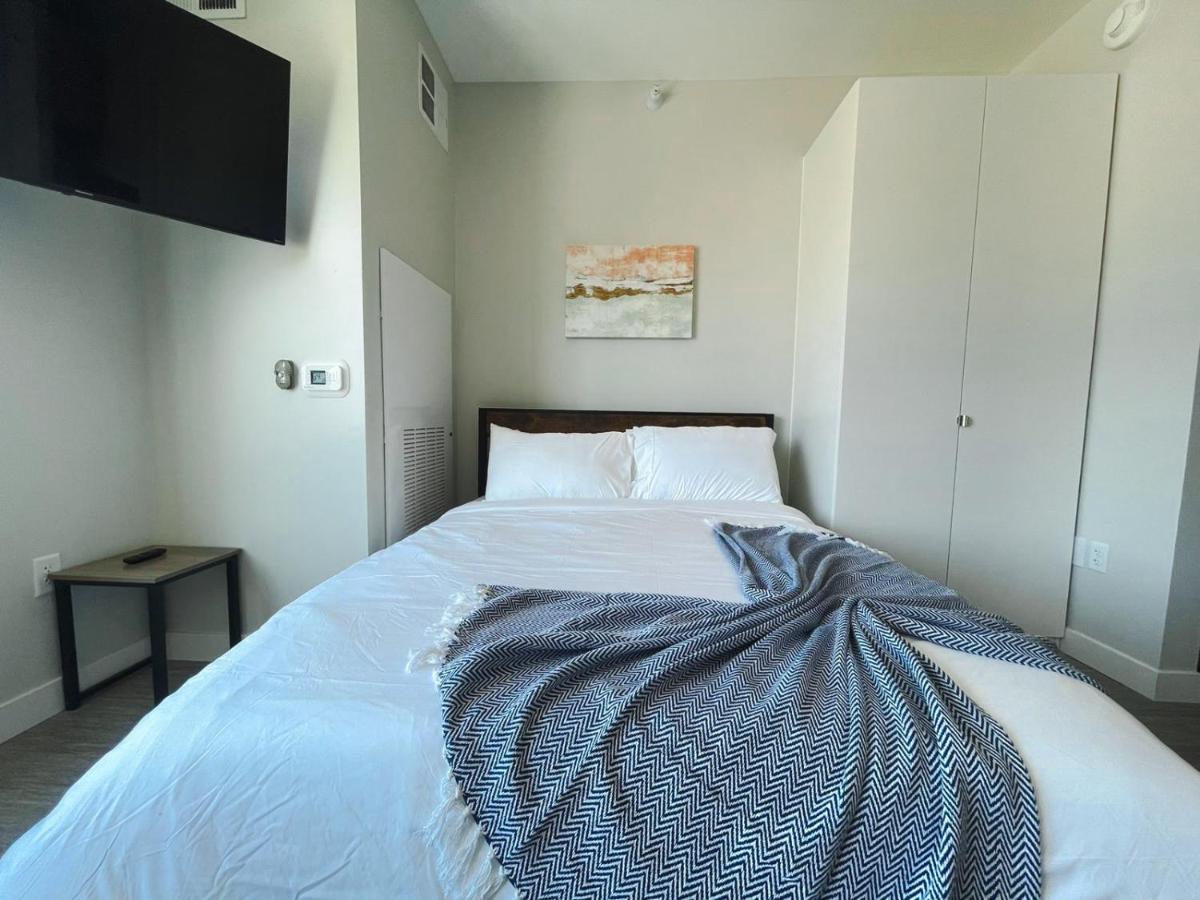 Sleepover Studio Apartments Des Moines Dış mekan fotoğraf