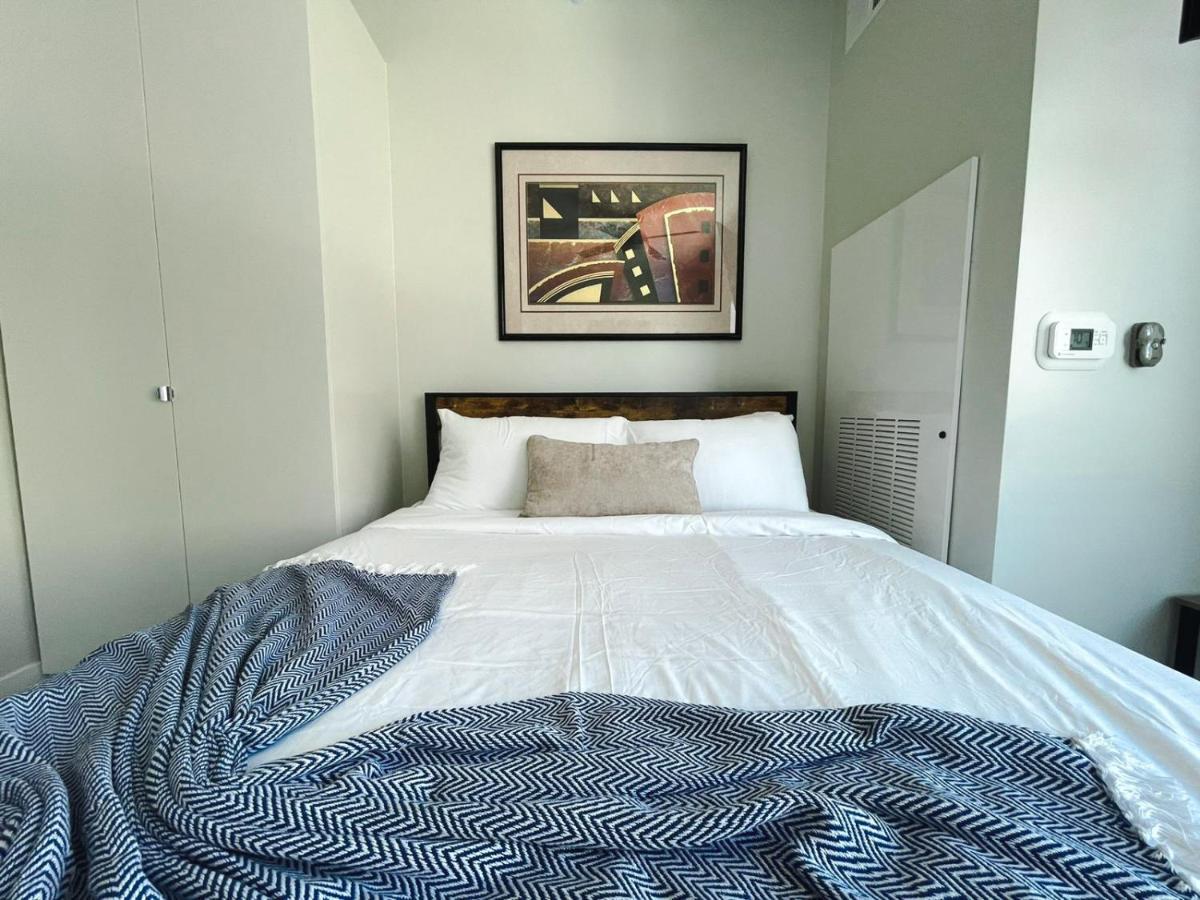 Sleepover Studio Apartments Des Moines Dış mekan fotoğraf