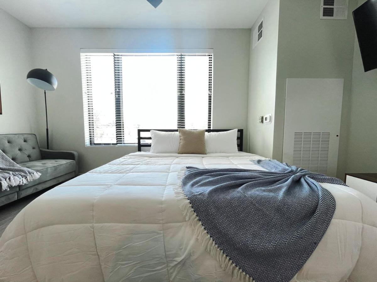 Sleepover Studio Apartments Des Moines Dış mekan fotoğraf